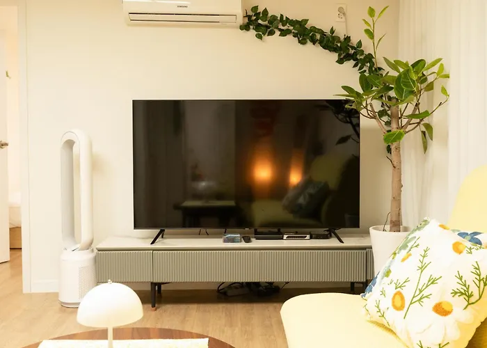 Banghwa Space 5 Min To Banghwa Stn, Near Gimpo Airport, Magok & Coex *